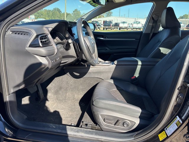 Used 2022 Toyota Camry XSE image 16