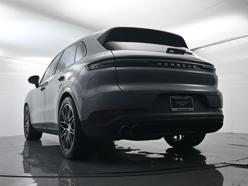 Used 2025 Porsche Cayenne S image 48