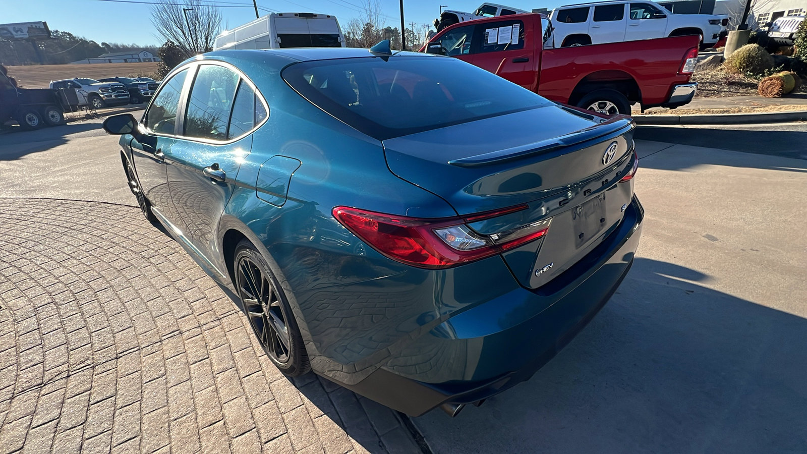 Used 2025 Toyota Camry SE image 10