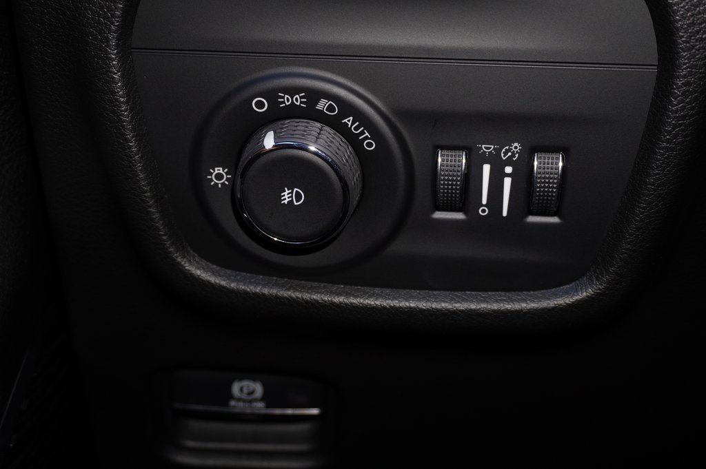 Used 2022 Jeep Grand Cherokee Summit w/ Adv Protech Group IV image 17