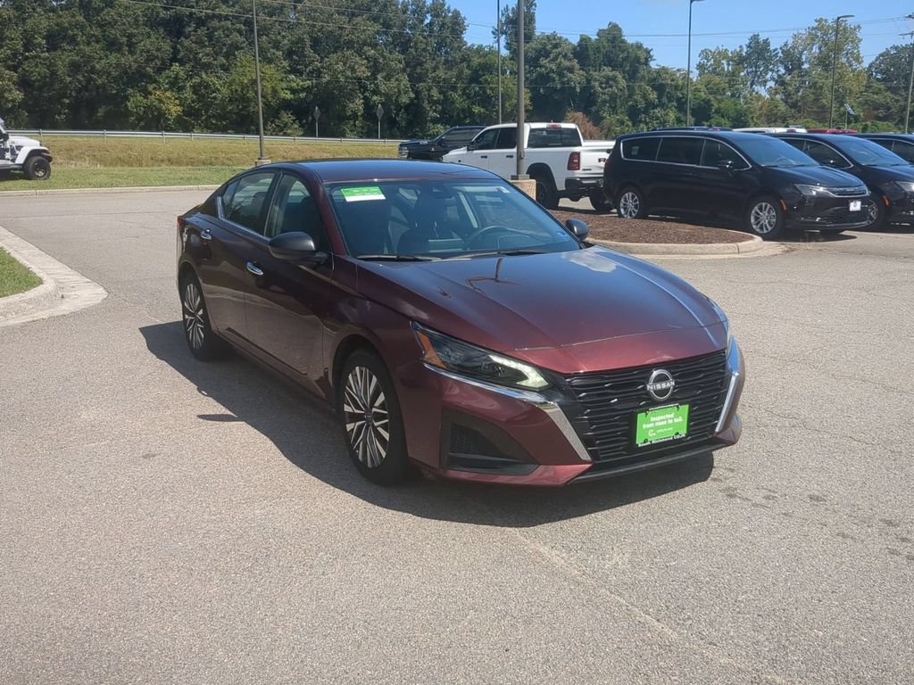 Used 2025 Nissan Altima 2.5 SV FWD image 7