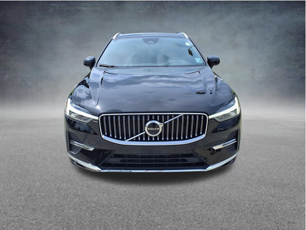 Used 2023 Volvo XC60 B5 Plus w/ Protection Package Premier FWD image 2