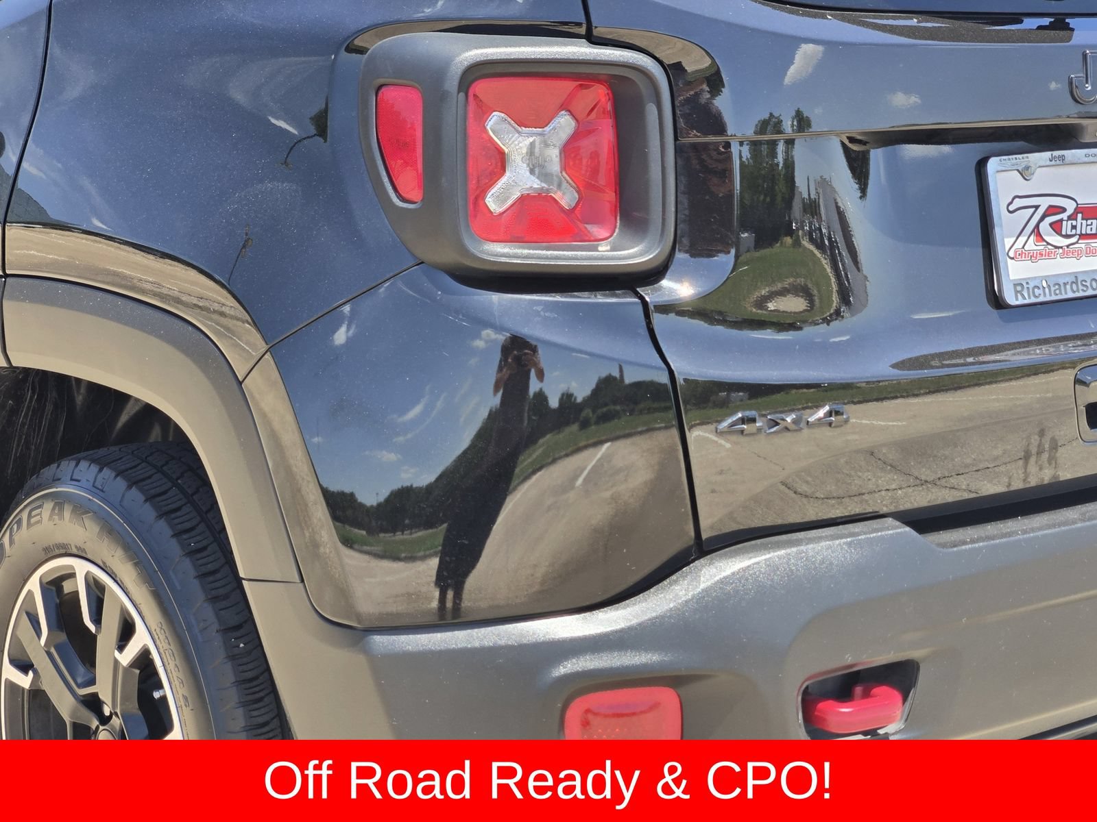 Used 2023 Jeep Renegade Trailhawk AWD/4WD image 11