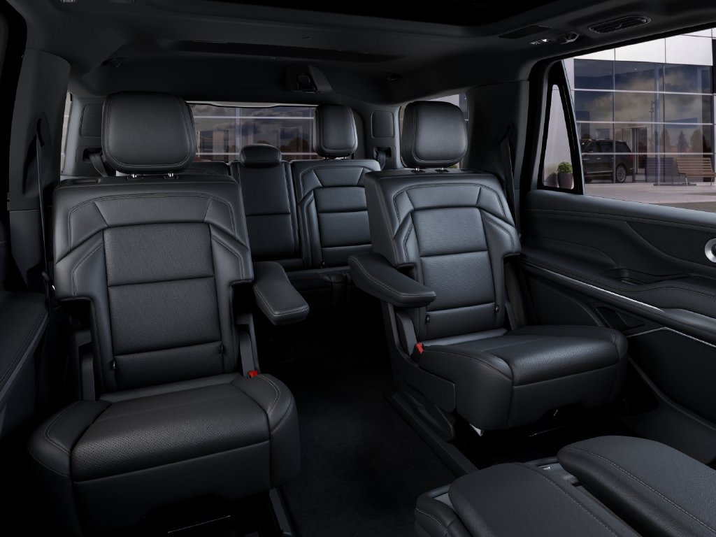 New 2027 Lincoln Navigator Reserve w/ Jet Appearance Package AWD/4WD image 11