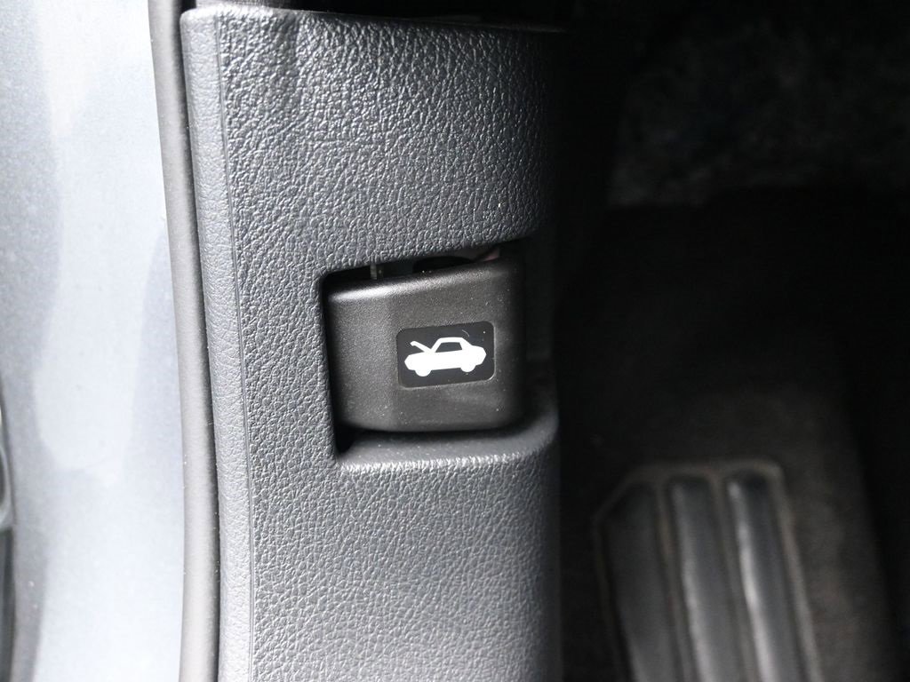 Used 2024 Nissan Altima 2.5 SV image 23