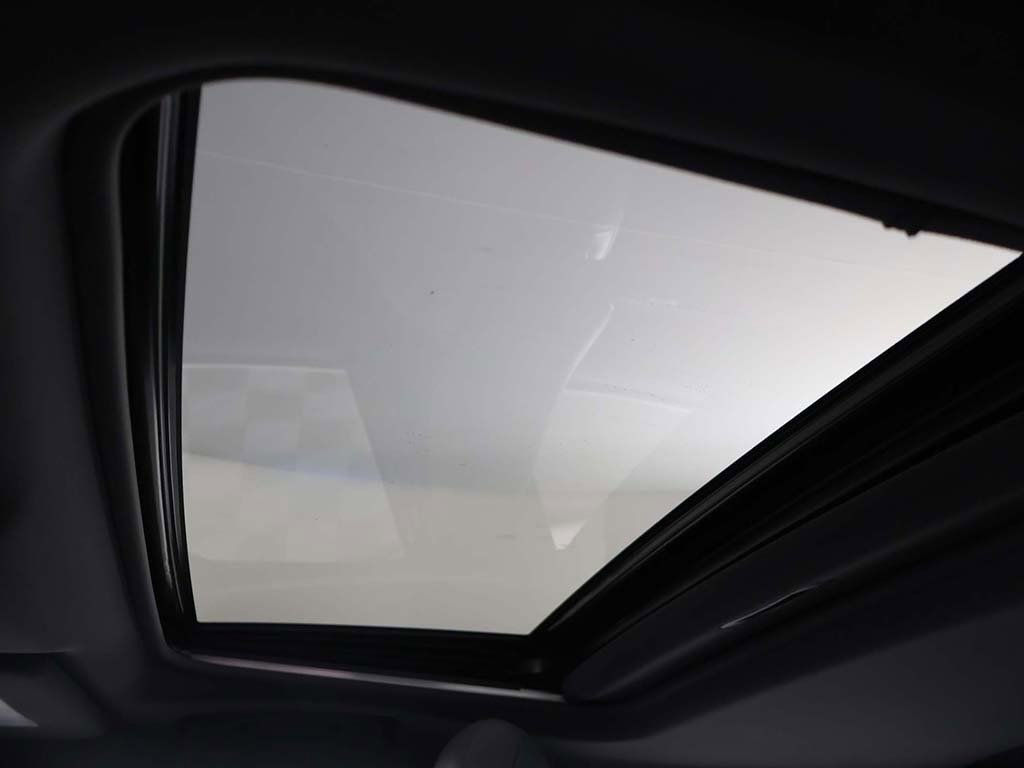 Used 2019 Toyota Avalon Limited image 24