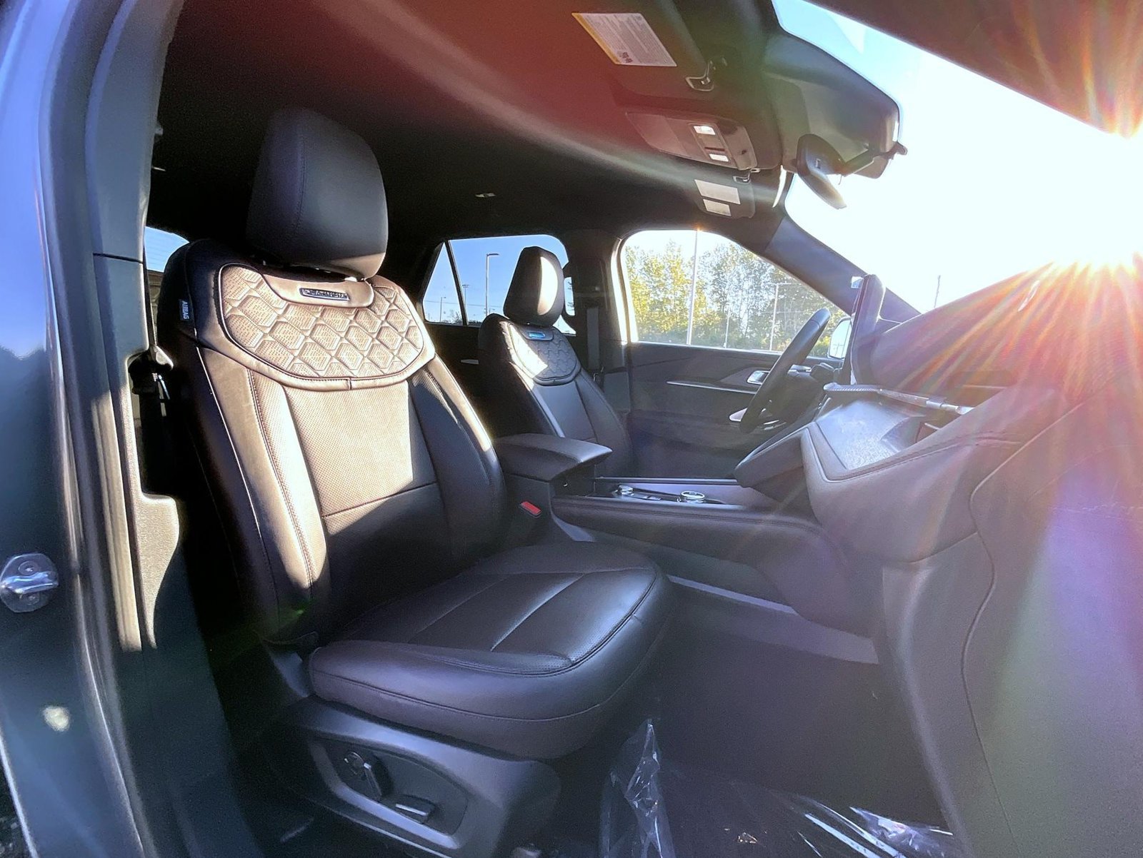 New 2027 Ford Explorer Platinum w/ LUX Leather Package AWD/4WD image 17