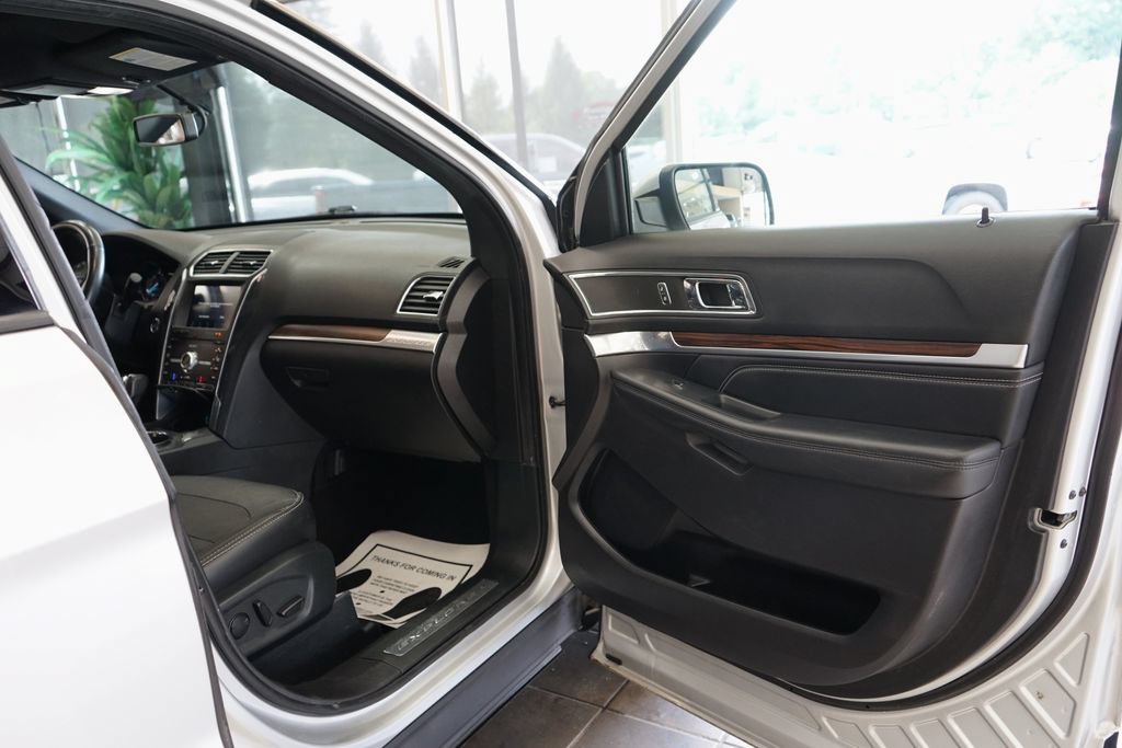 Used 2019 Ford Explorer Limited w/ Class III Trailer Tow Package AWD/4WD image 44