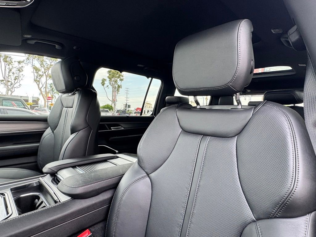 New 2025 Jeep Wagoneer Series III w/ Premium Group I image 21