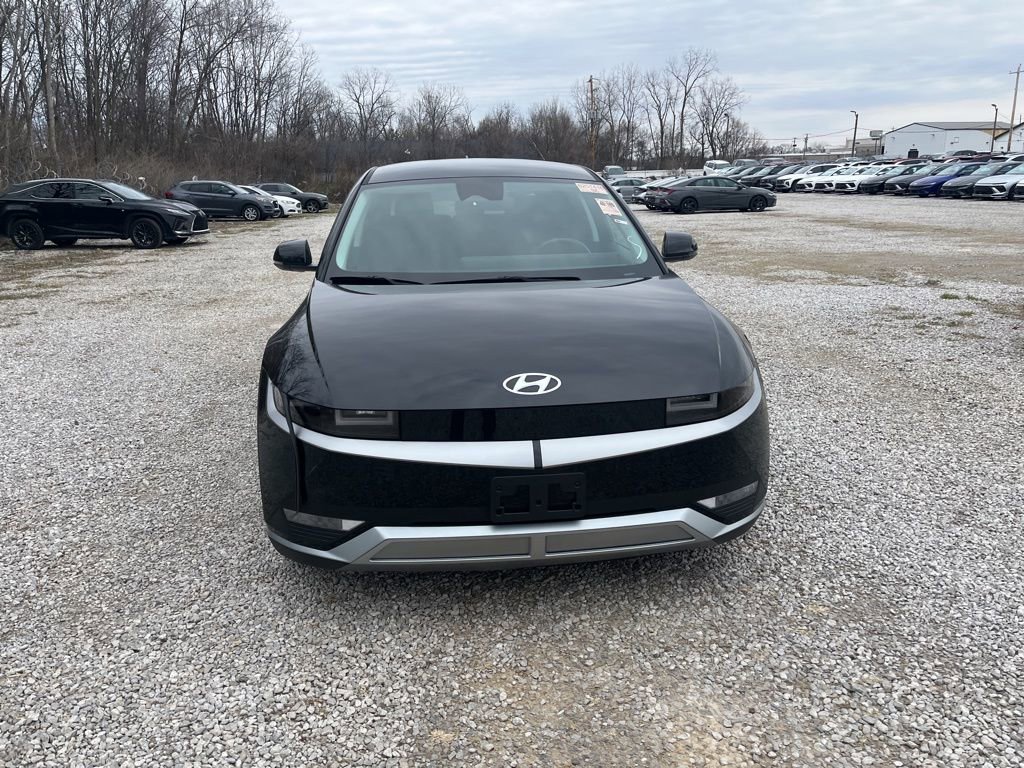 Used 2024 Hyundai Ioniq 5 SE image 2