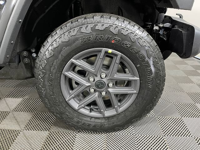 New 2026 Jeep Gladiator Sport AWD/4WD image 5