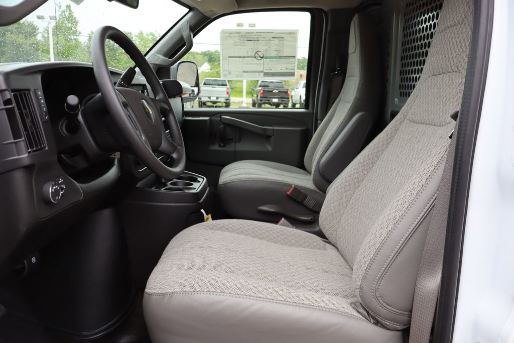 New 2025 Chevrolet Express 2500 w/ Driver Convenience Package image 8