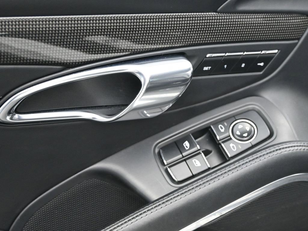 Used 2014 Porsche 911 Turbo S image 18