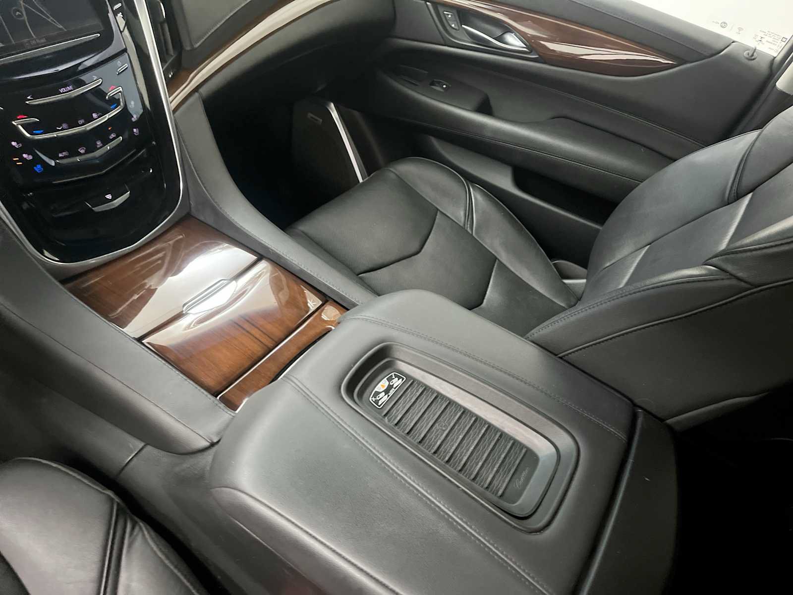 Used 2019 Cadillac Escalade ESV Premium Luxury AWD/4WD image 29