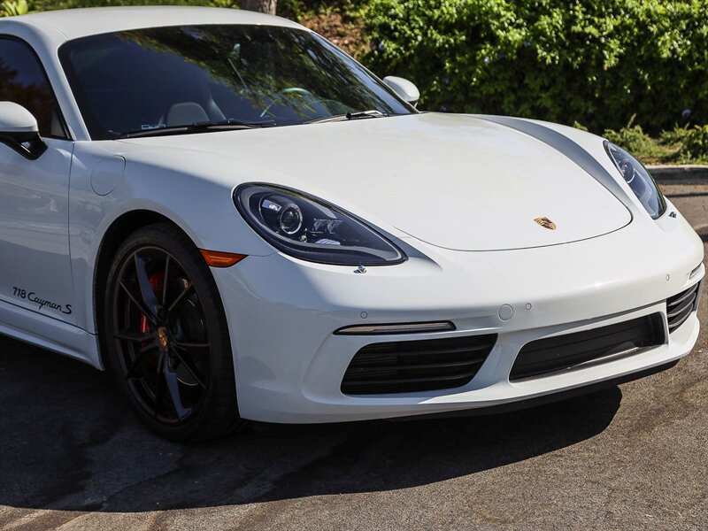 Used 2018 Porsche 718 Cayman S RWD image 9
