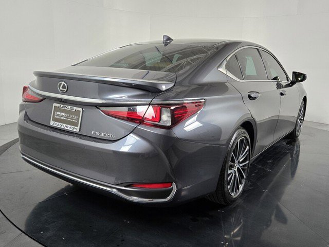 Certified 2025 Lexus ES 300h w/ Premium Package image 6