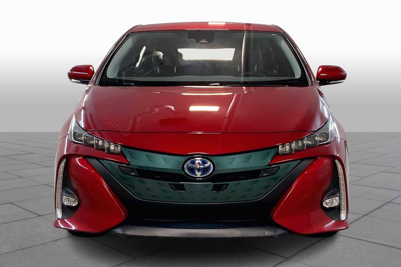Used 2017 Toyota Prius Prime Advanced image 3