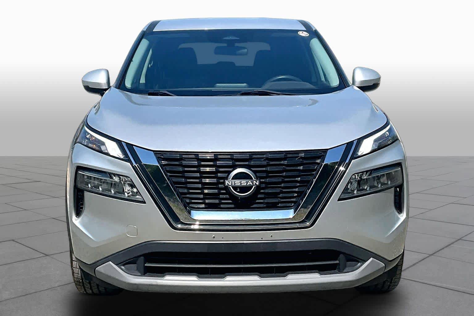 Used 2022 Nissan Rogue SV FWD image 4