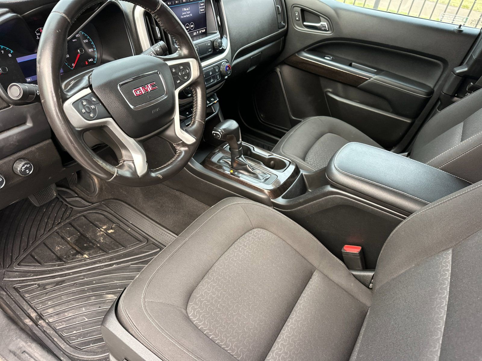 Used 2020 GMC Canyon SLE w/ Driver Alert Package image 10