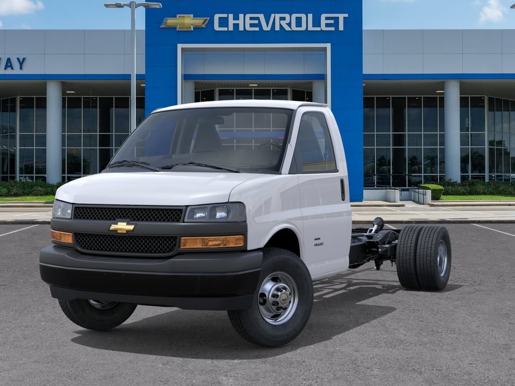 New 2026 Chevrolet Express 4500 w/ School Bus Package RWD image 6