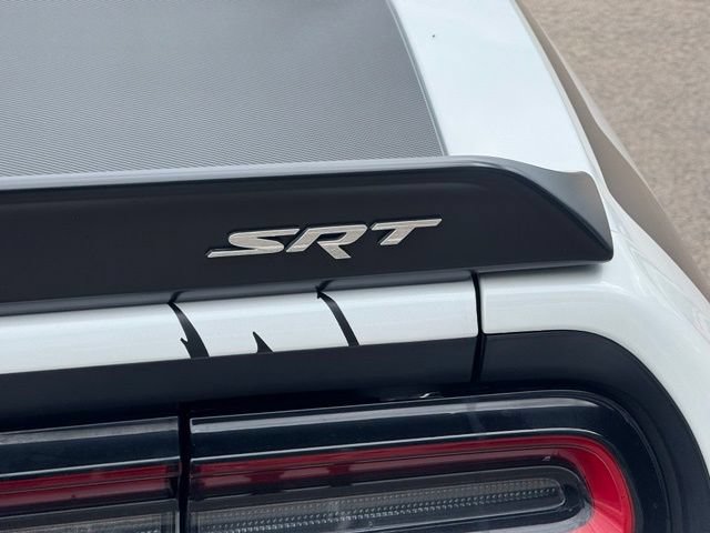 Used 2015 Dodge Challenger SRT Hellcat RWD image 9