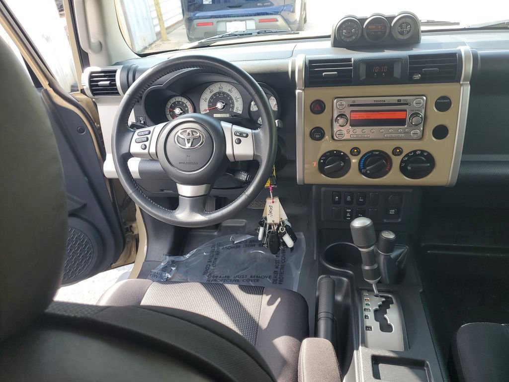 Used 2014 Toyota FJ Cruiser 4WD w/ Upgrade Package image 17