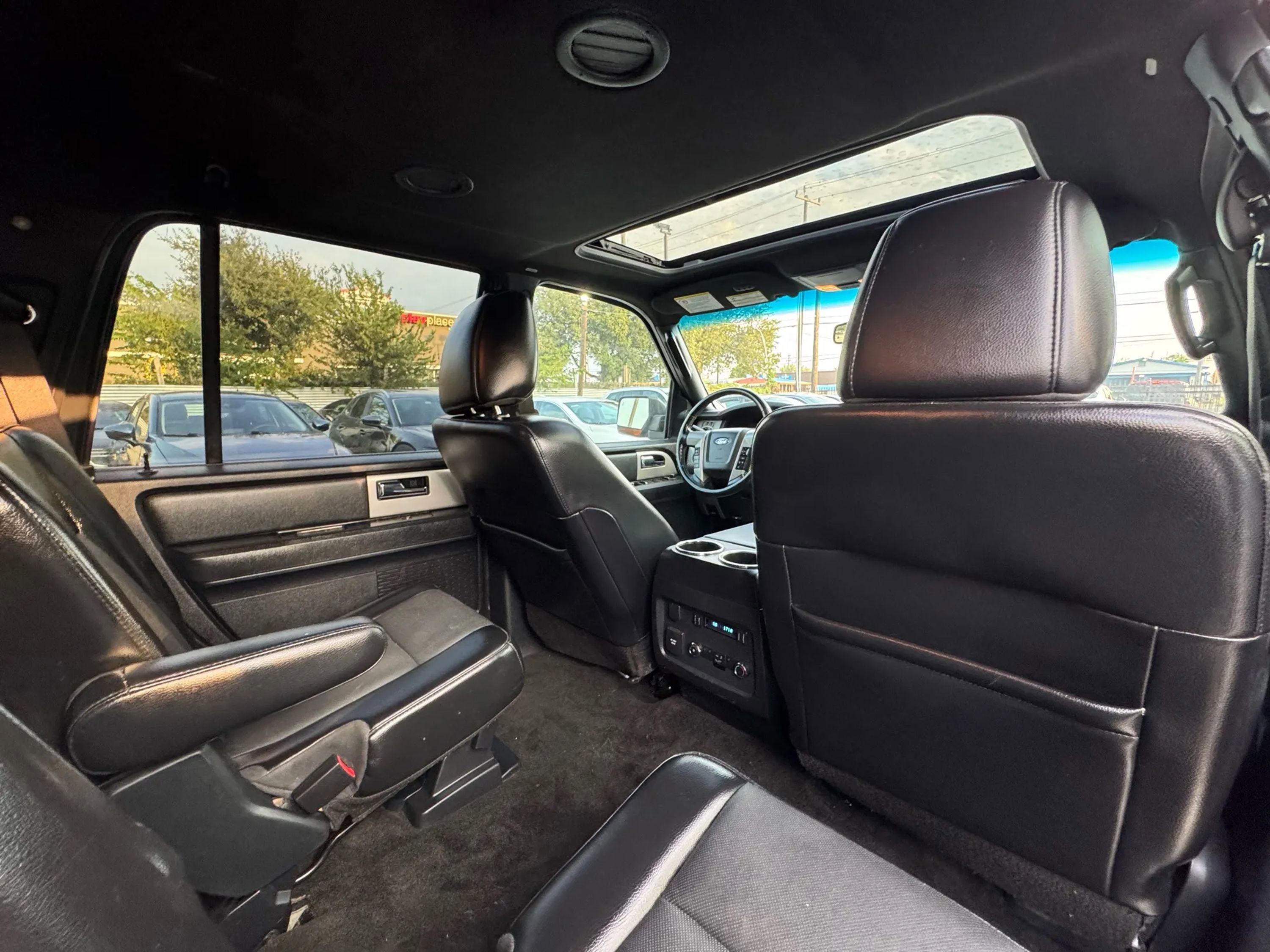 Used 2015 Ford Expedition Limited w/ Equipment Group 301A RWD image 14