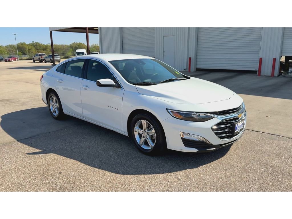 Used 2022 Chevrolet Malibu LS image 2