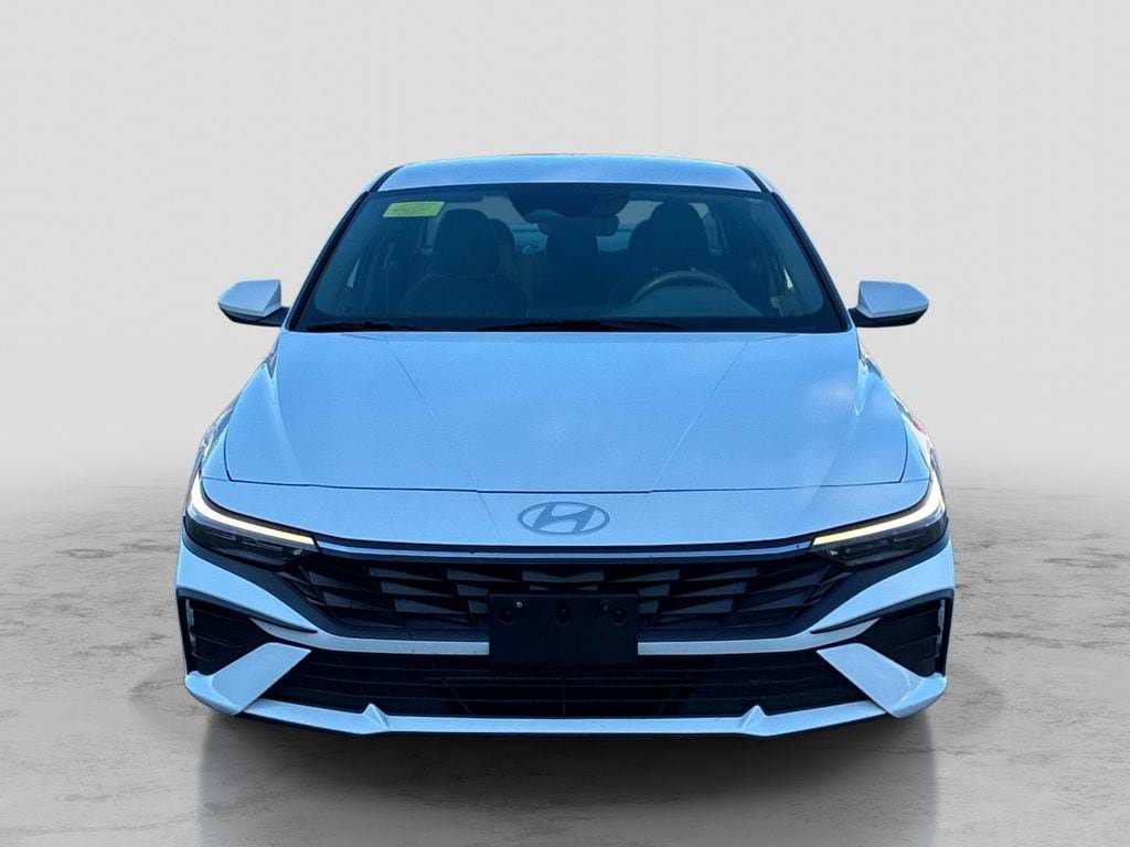 Used 2024 Hyundai Elantra SEL FWD image 2