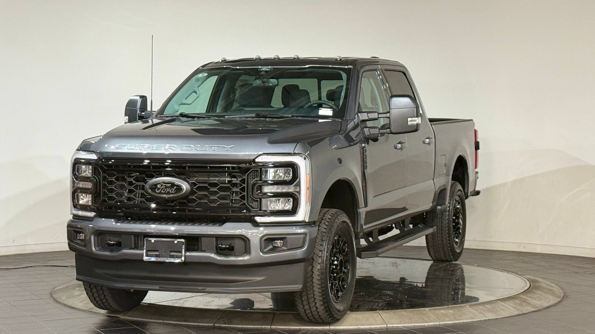 New 2026 Ford F350 XLT w/ XLT Premium Package AWD/4WD image 5