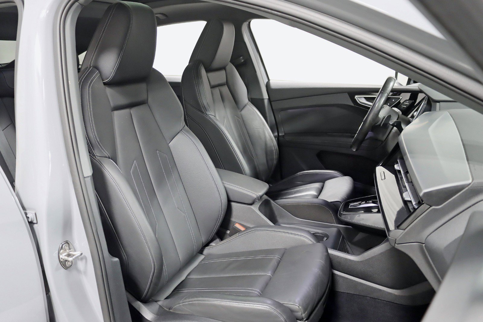 Used 2022 Audi Q4 e-tron Premium Plus image 26