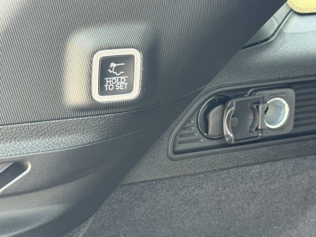 New 2025 Jeep Grand Cherokee Overland w/ Luxury Tech Group IV image 36