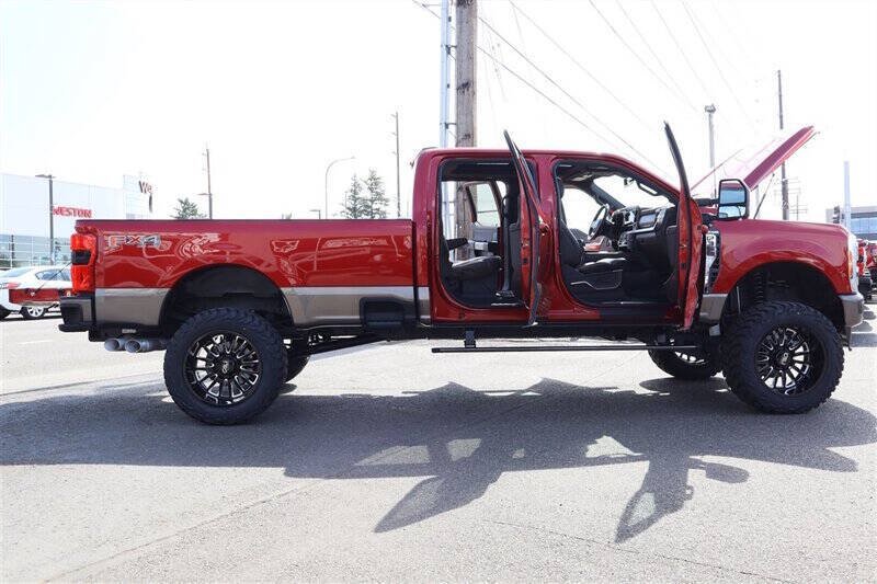 Used 2023 Ford F350 King Ranch w/ FX4 Off-Road Package AWD/4WD image 43