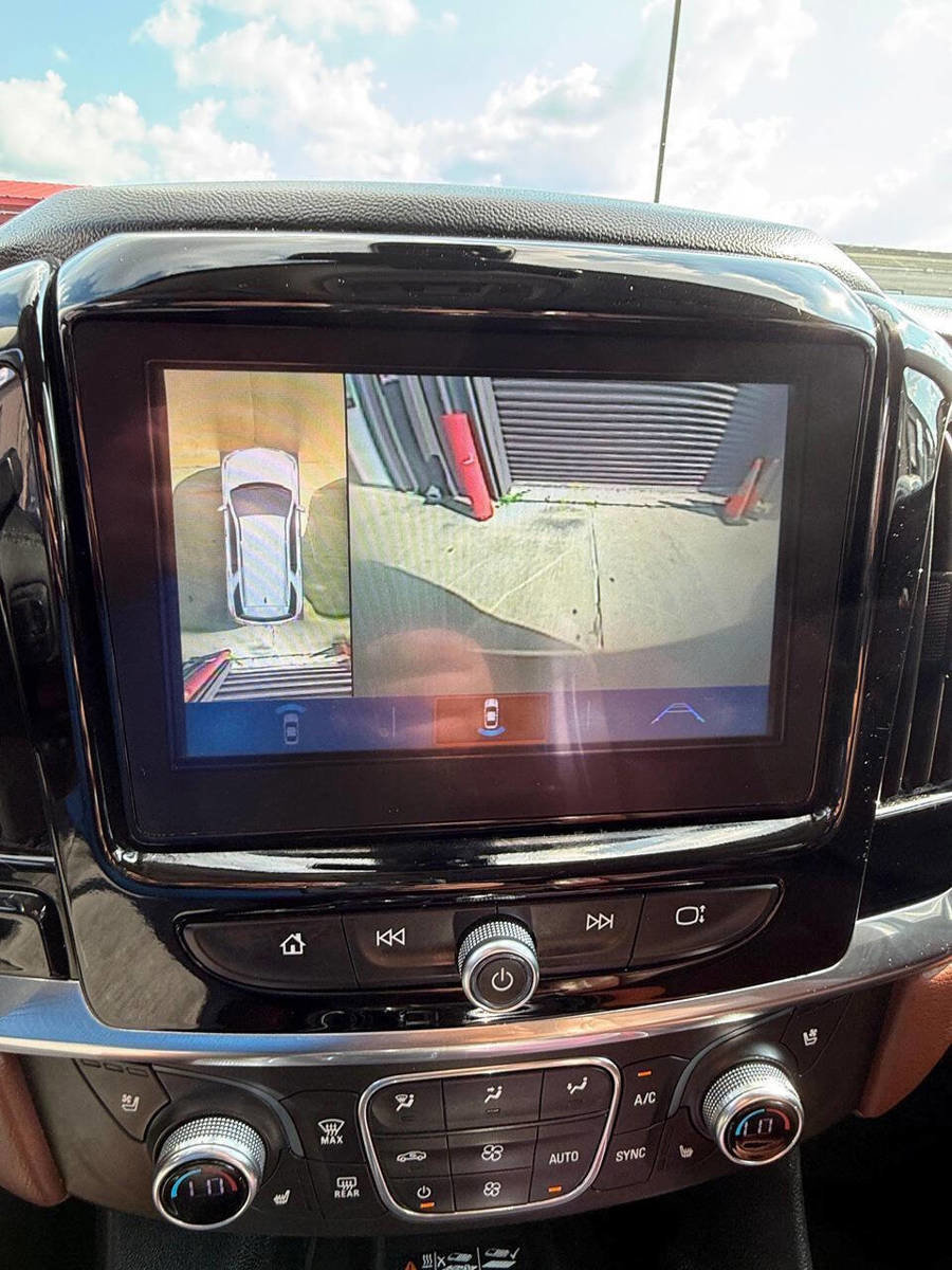 Used 2018 Chevrolet Traverse High Country image 38