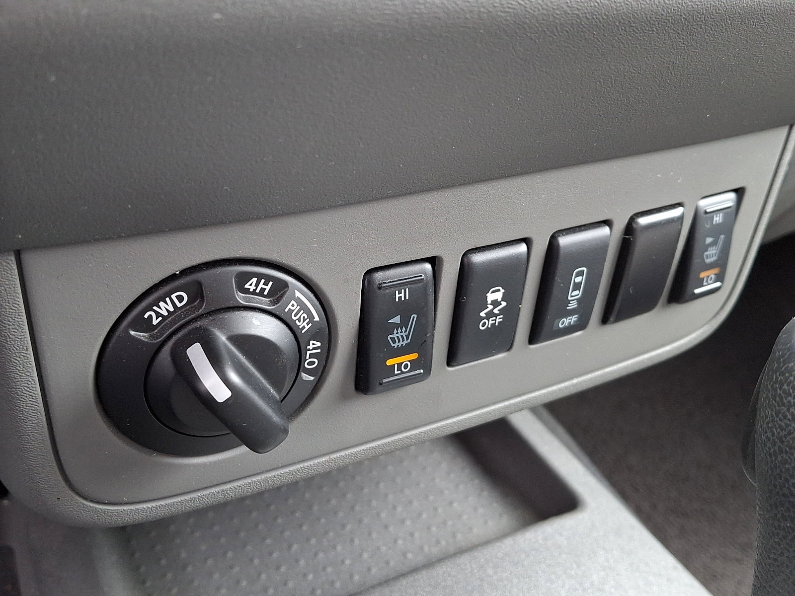 Used 2020 Nissan Frontier SV image 20