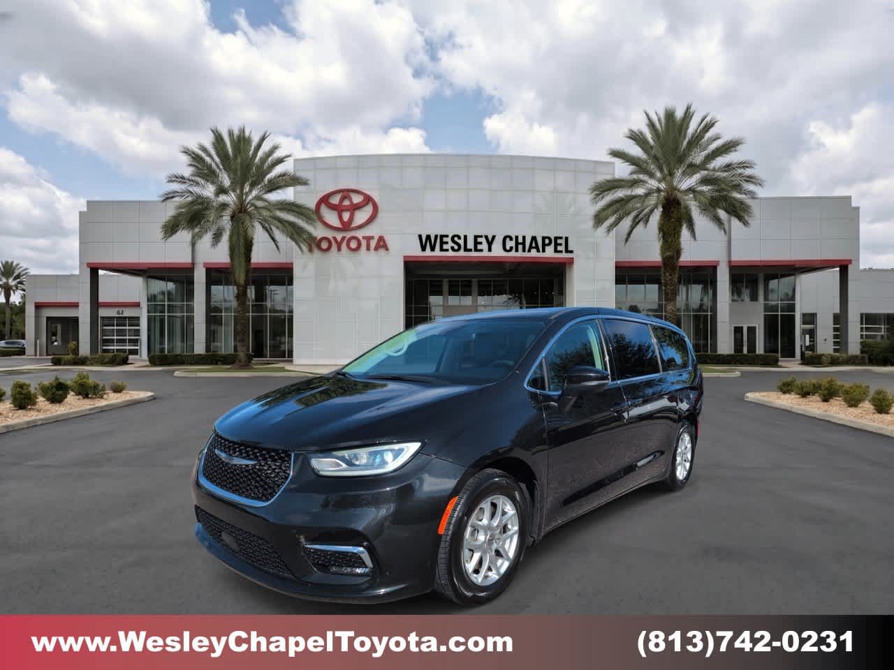Used 2023 Chrysler Pacifica Touring-L