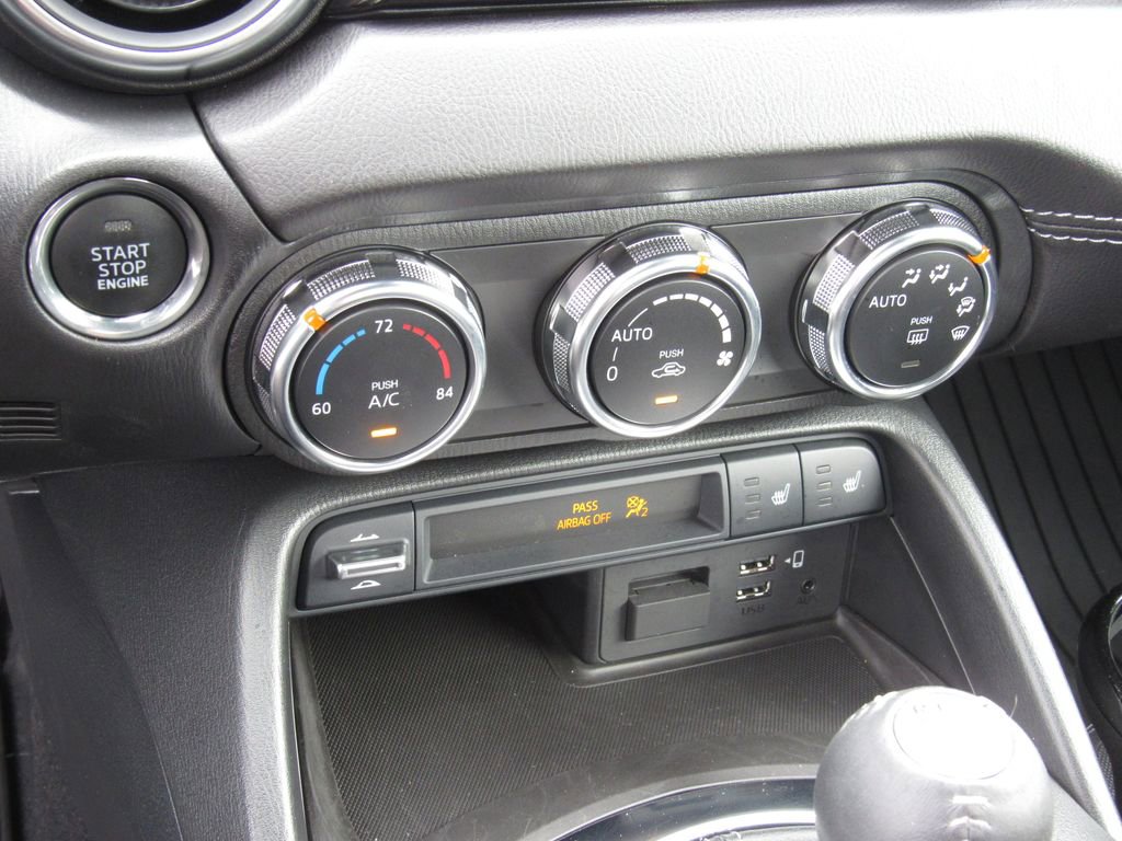 Used 2021 MAZDA MX-5 Miata RF Grand Touring RWD image 21