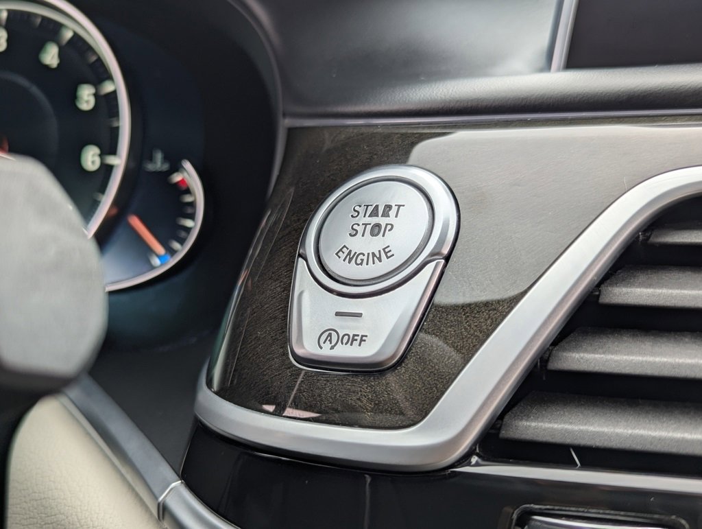 Used 2019 BMW 740i w/ Executive Package image 16