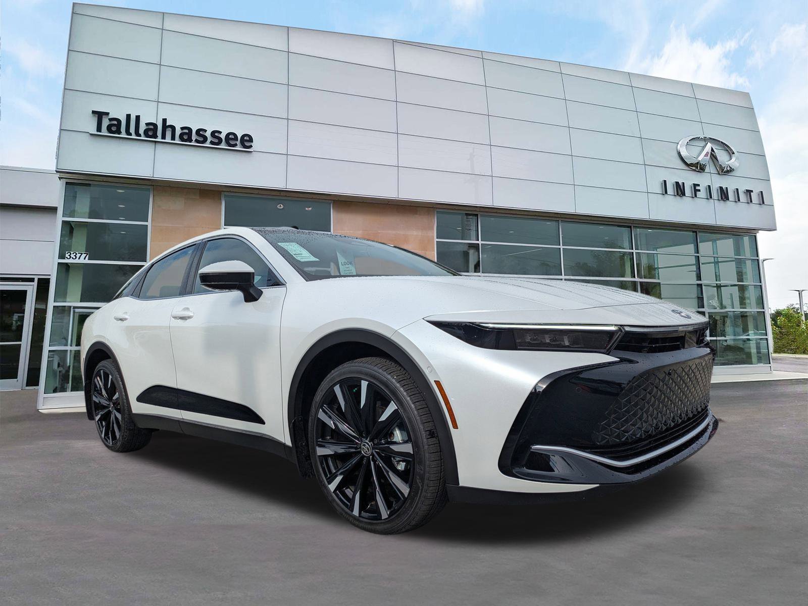 Used 2025 Toyota Crown Platinum