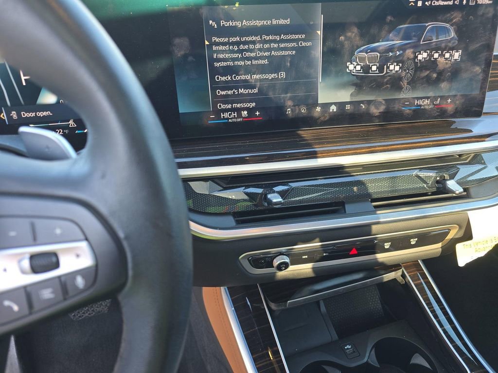 Used 2025 BMW X5 xDrive40i w/ Climate Comfort Package image 19