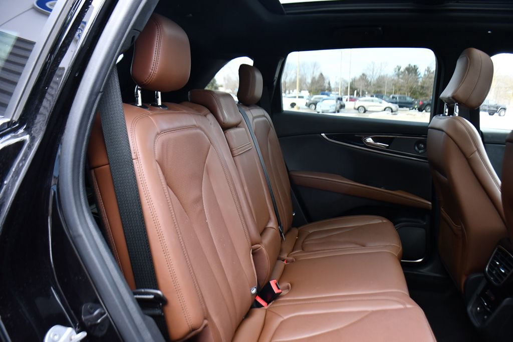 Used 2022 Lincoln Nautilus Reserve w/ Equipment Group 201A image 18