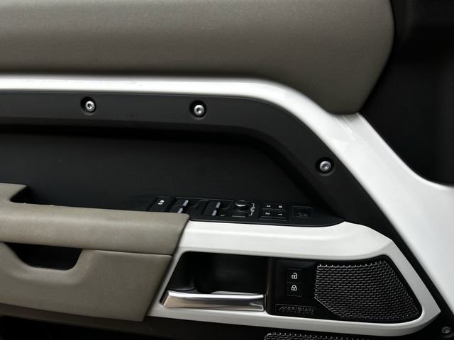 Used 2022 Land Rover Defender 110 X-Dynamic SE AWD/4WD image 26