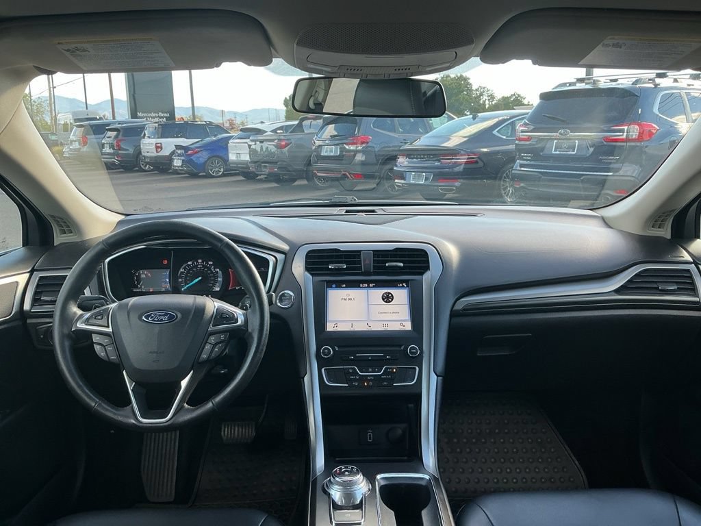 Used 2017 Ford Fusion SE w/ Equipment Group 201A FWD image 27