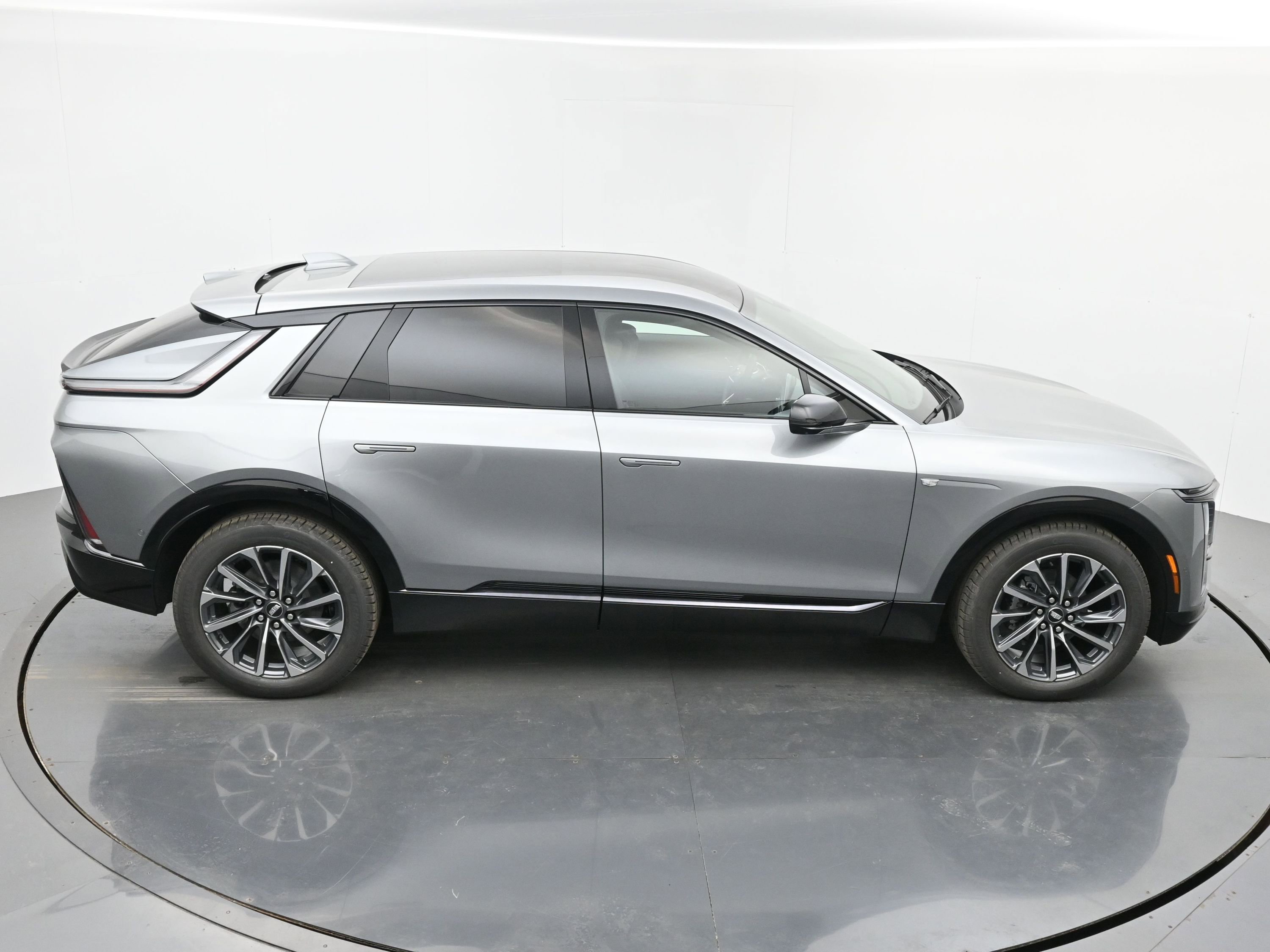 New 2026 Cadillac Lyriq Sport w/ LPO, Floor Liner Package AWD/4WD image 28