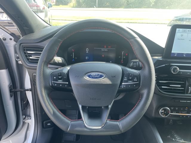 Used 2025 Ford Escape ST-Line Select AWD/4WD image 19