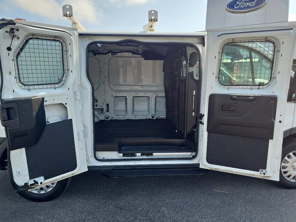 Used 2016 Ford Transit 250 130 Low Roof RWD image 13
