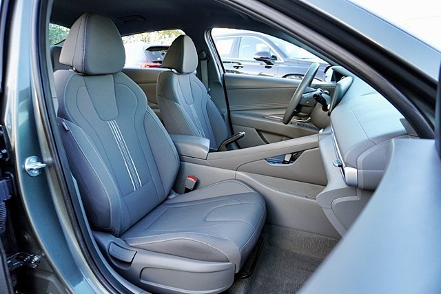 Certified 2026 Hyundai Elantra Sport FWD image 19
