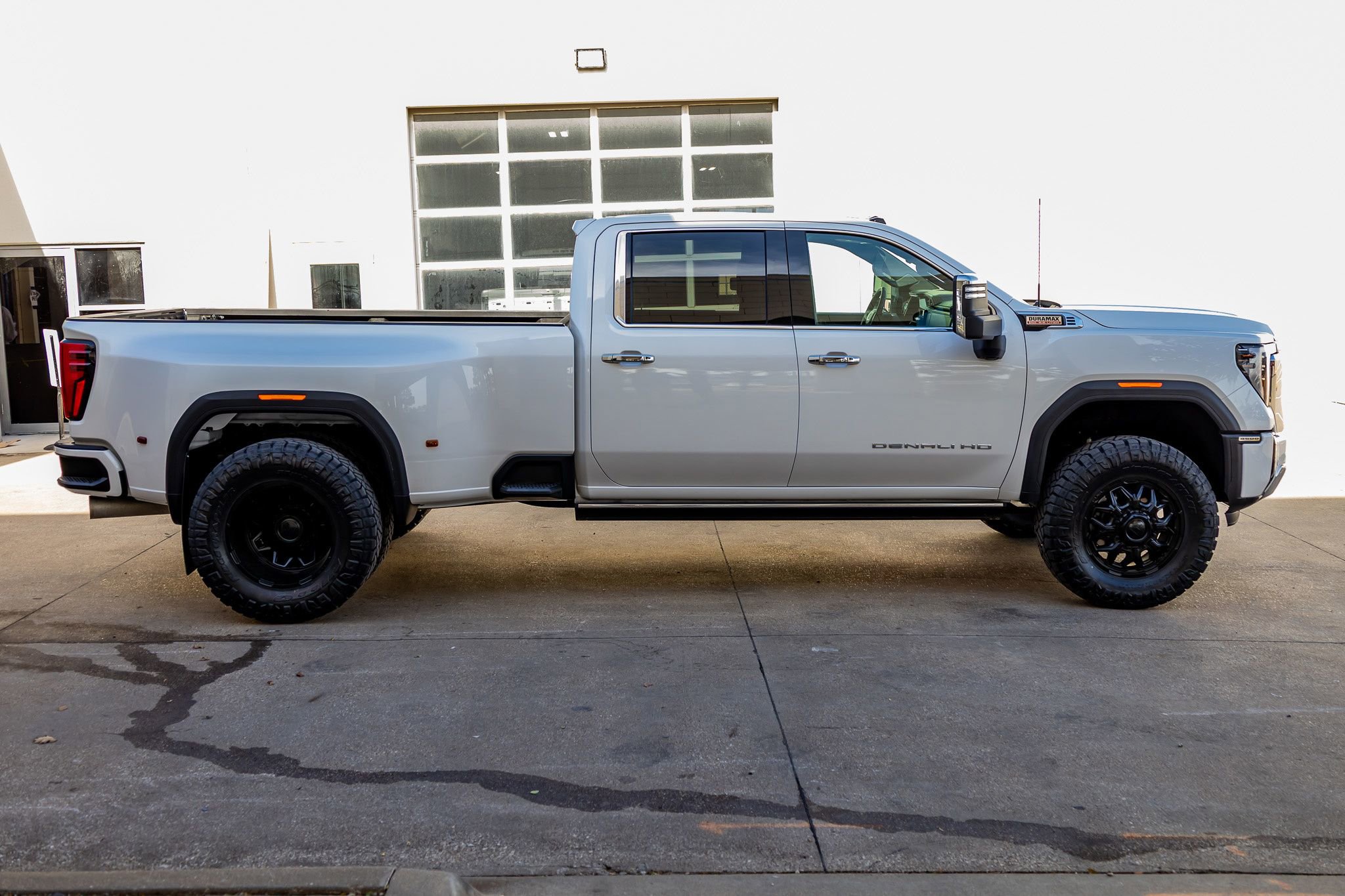 Used 2025 GMC Sierra 3500 Denali w/ Denali Reserve Package image 11
