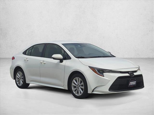 Used 2023 Toyota Corolla LE w/ LE Convenience Package FWD image 3