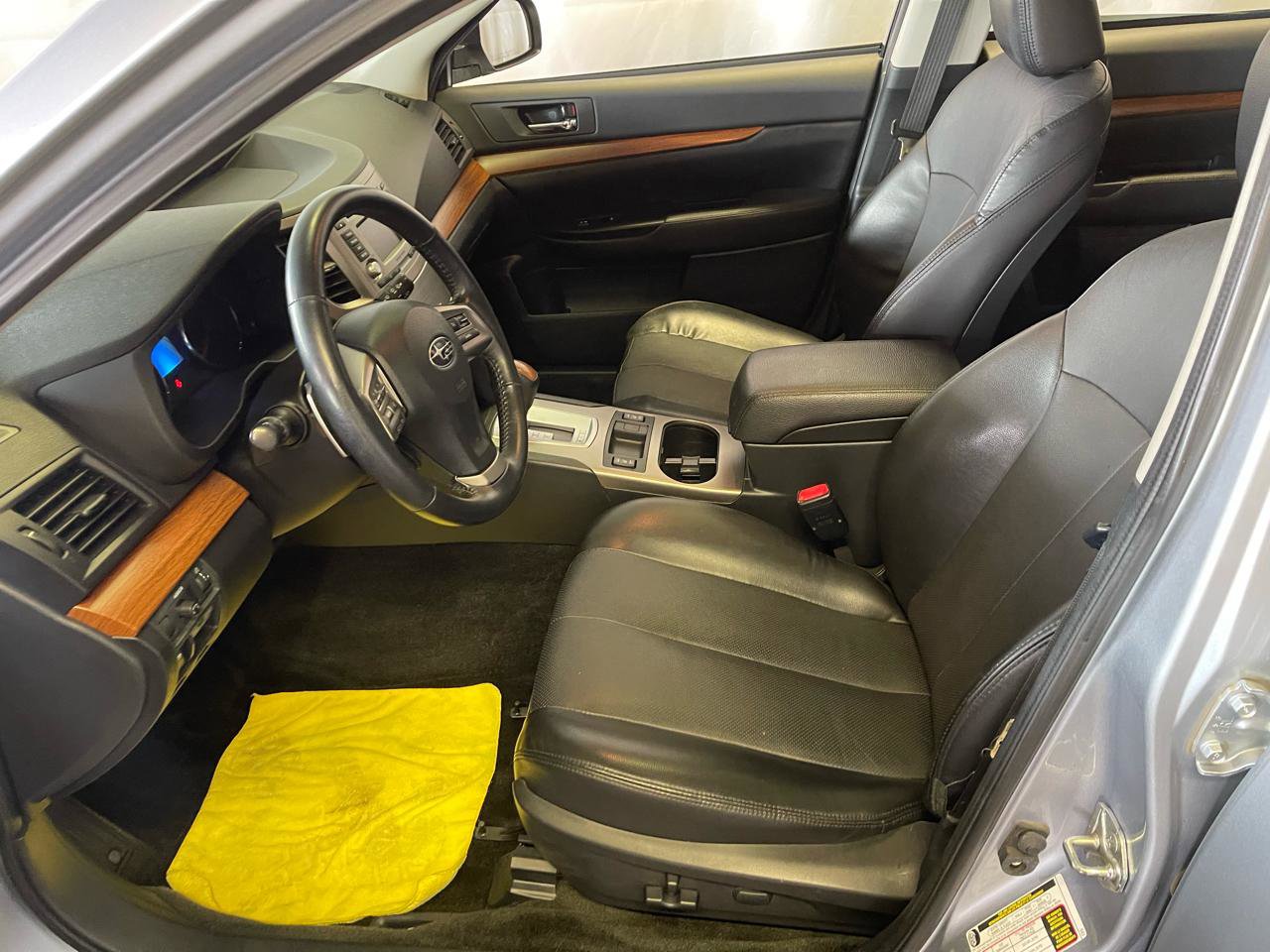 Used 2014 Subaru Outback 2.5i Limited AWD/4WD image 23